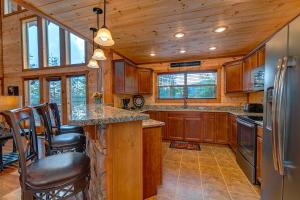 Majestic Mountain View, free tickets, no catch!