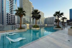 Luxe 1BR Burj View 10 min Walk to Dubai Mall