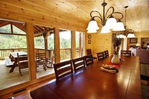 Pemberley Manor, free tickets, no catch!