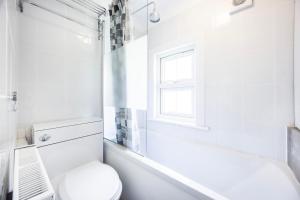 Central 1-Bed Flat - Walk to Whitechapel Station