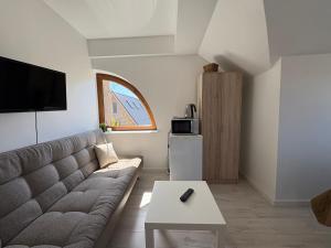 Scandi Style Studio with Private Bathroom , Walk to Everything No 32