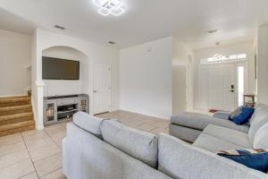 Pool, Hot Tub and Theatre Access Kissimmee Gem