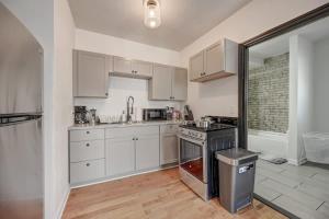 Charming Studio McKinley Beach - BradySt Lowr East