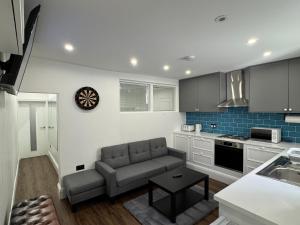 2 bedroom subterranean luxury flat in Euston