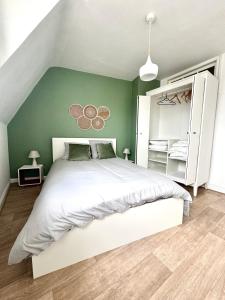 Appartements La Petite Matelote Appartement lumineux - vue Cathedrale : photos des chambres