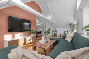 Arctic Homes - Historic Penthouse