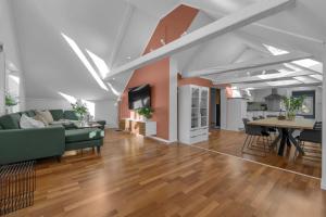 Arctic Homes - Historic Penthouse