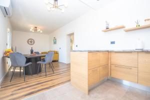 Apartments Capocesto