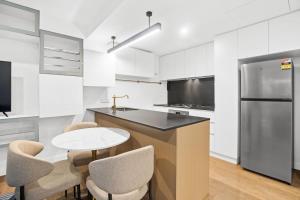 One Bedroom Apartment near Theatres Galleries