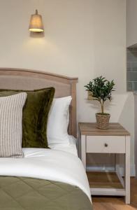 Bridgend Studio - Near Free Parking