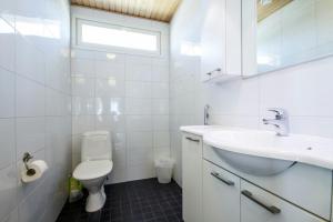 Spacious Apartment for 8 with Sauna