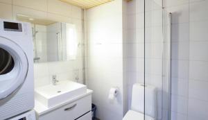 Central and Spacious Apartment for 4 with Sauna