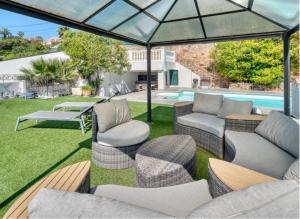 Luxury villa face to the sea - swimming pool