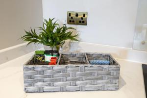 Sapphire Suite, The Stirling Residence