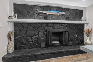 Villa Walk to Beach, Pool & Games Great for Family Vacations