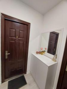 High 1BR with nice view 90#2