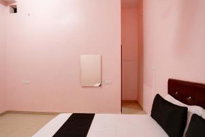 Hotel O Blue Moon