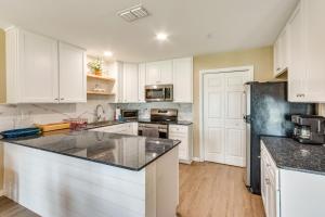 Walk to Beach Condo in Pensacola with Pool Access