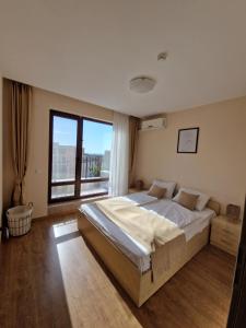 Premier Fort Beach Apartment with Pool & Sea View