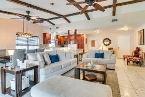 Outdoor Oasis Spacious Stay in Clearwater!