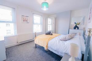 New 2BR Home Comfy and Spacious