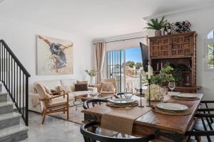 Chic Retreat with a Spacious Garden, Near Burriana Beach