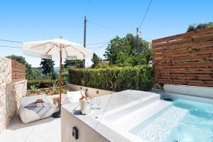 Studio De Lux with Mini Pool room in Anita Village