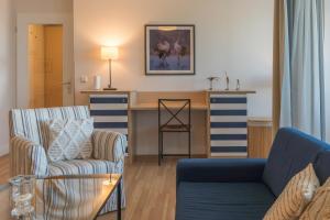 Kranichtanz an der Seebrücke