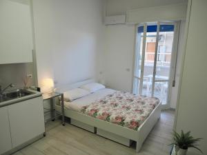 Two-Bedroom Apartment with Balcony and Sea View