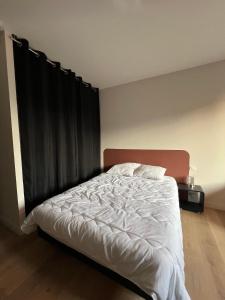 B&B / Chambres d'hotes Chambre studio centre ville Dol de Bretagne : photos des chambres