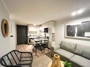 HOM I Amplio y Comodo Depto 2D2B 4PAX Santiago