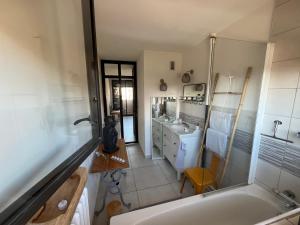 Appartements L'appartement du bonheur - Au Coeur des Volcans d'Auvergne sur la Route du Sud : photos des chambres