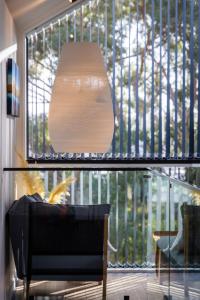 Modern Spacious Hillside Retreat with Scenic Views