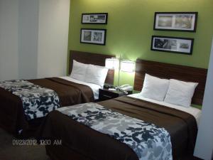 Double Room with Two Double Beds - Smoking room in Sleep Inn Fort Pierce I-95