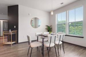 Luxurious King 3BR Suitein North Raleigh!