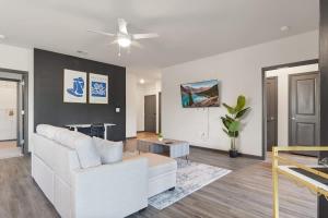 Luxurious King 3BR Suitein North Raleigh!