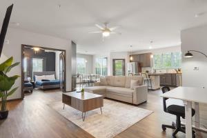 Luxurious King 3BR Suitein North Raleigh!