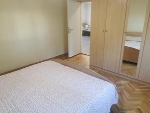 Holiday house with a parking space Zadar - 24453