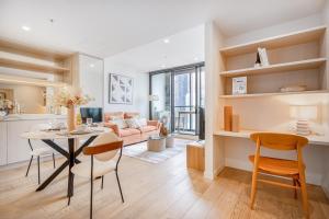 Bright 1B West Melbourne apt w free parking#MV24