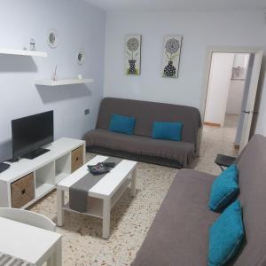 Apartamento con Piscina a 50 m de la Playa de Regla 2 Dormitorios Hasta 6 personas