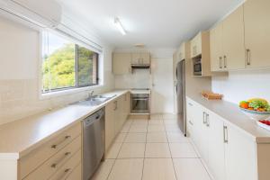 1-8 Christmas Bush Avenue - 230m to Dutchies beach