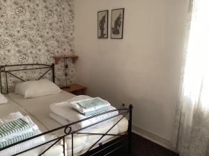 Maisons de vacances Villa in France with Private Pool & Garden : photos des chambres