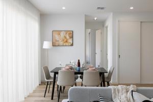 10 Min to Airport Brand New Family 4BR House