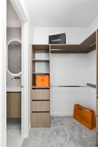 10 Min to Airport Brand New Family 4BR House