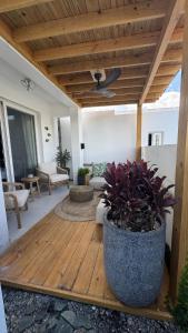 Malakita104, cozy & comfy, pool & beach apartment