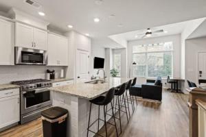 Luxurious King 3BR Townhouse in Uptown Charlotte!
