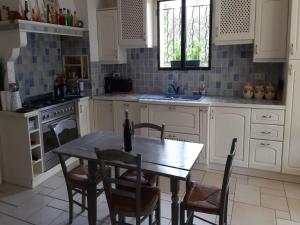 Villas Villa in Carpentras with Private Pool : photos des chambres