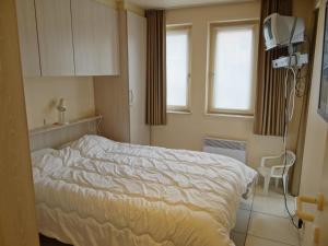 Apartment in Nieuwpoort with Lighthouse View