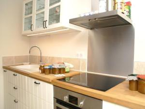 Splendid Villa in Viens with Swimming Pool