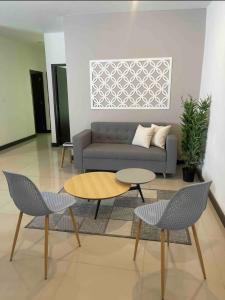 Apartamento con balcón y hamaca en zona rosa laureles 301